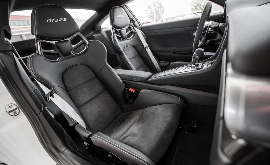 Интерьер Porsche 911 GT3 RS 2016 года  (NA) (фото 19 из 22)